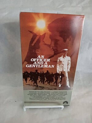 An Officer and A Gentleman (Original Paramount Home Video Release) VHS