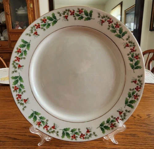 Christmas Charm Salad Plates (pair) 7 1/2" Gibson Stoneware White Green Gold !