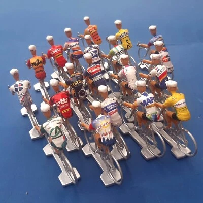 Année 2001 - 20 cyclistes miniatures - Tour de France Giro - Cycling figure - Photo 1/4