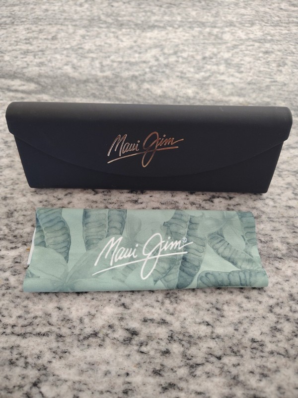 Maui Jim Small Black Trifold  Glasses Case Cleaning Cloth