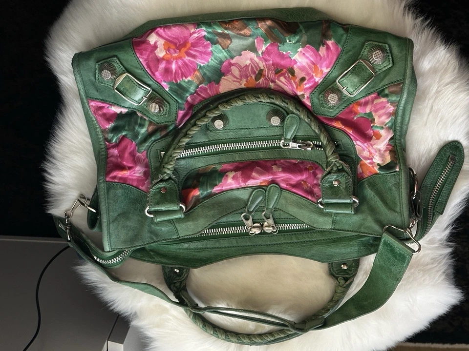 BALENCIAGA: Bolso de mano City de cuero, buen estado, estampado floral Foto 4 de 4