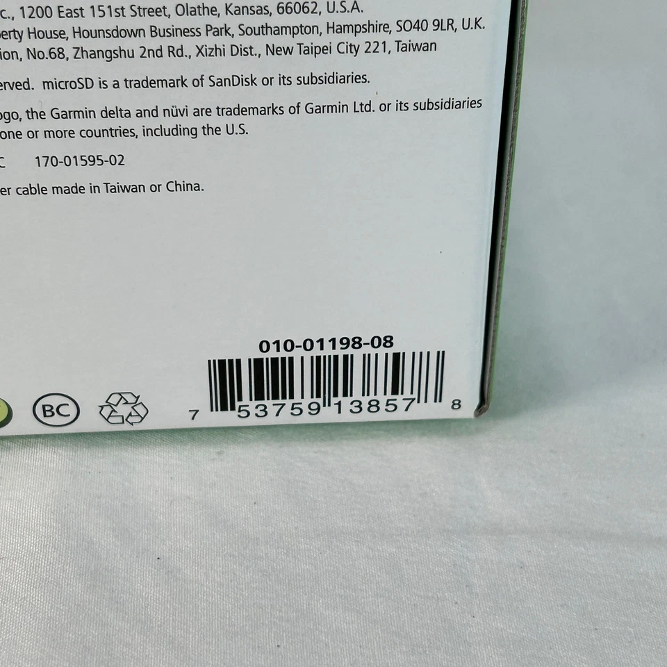 Garmin Nuvi 55LM 5 Inch GPS Navigation Device Free Lifetime Maps USA New - Image 4 of 4