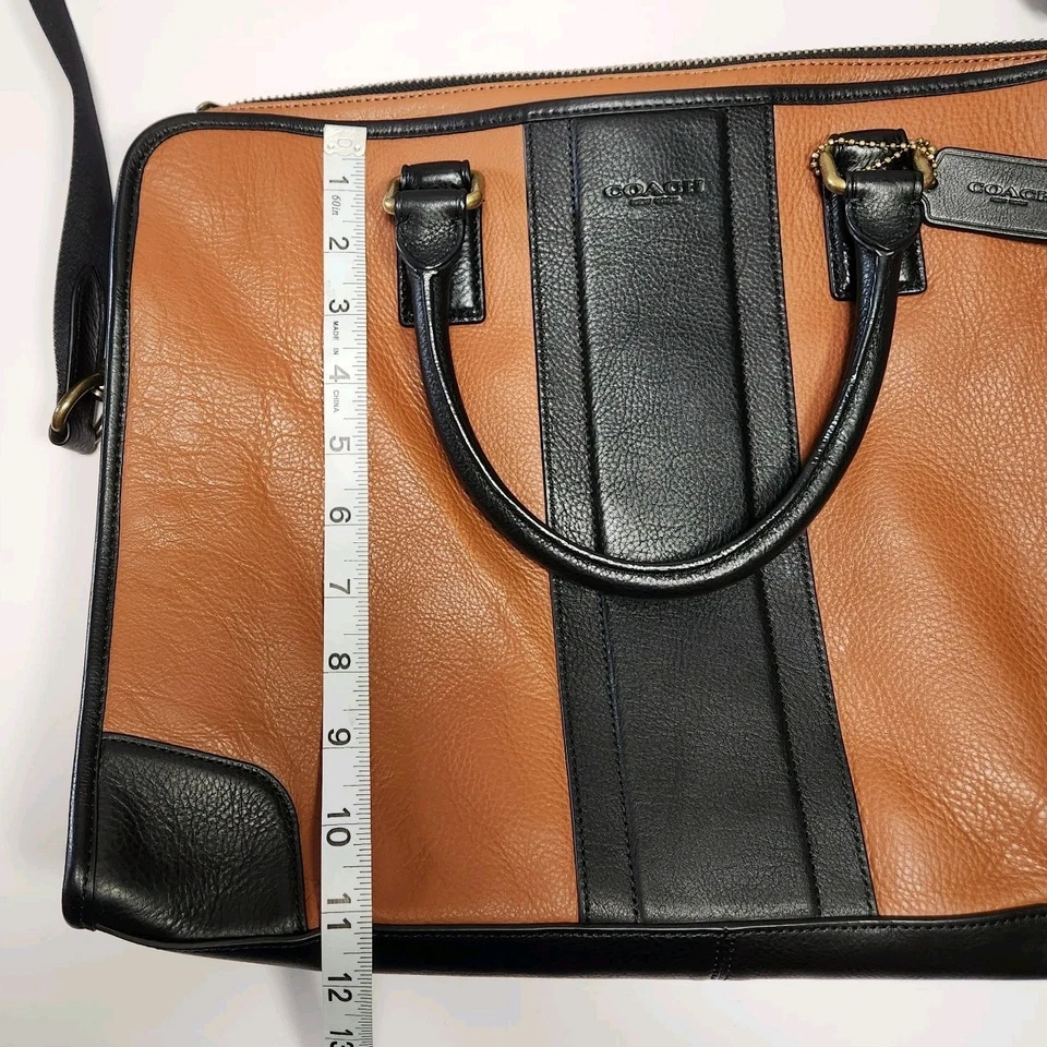 Maletín de cuero marrón COACH Directors F71639 con defecto Foto 3 de 4