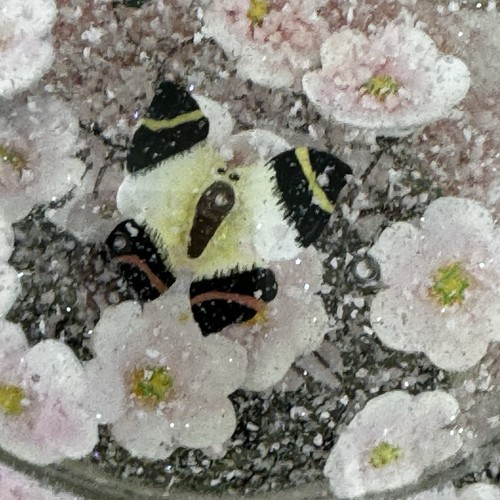 CoolSnowGlobes Schmetterling auf Ast Schneekugel Kirschblüten 4-7/8" hoch - Bild 3 von 13