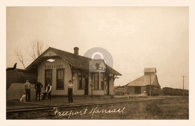 1909 Missouri Pacific RR Depot Freeport KS Kansas RPPC Photo Postcard COPY