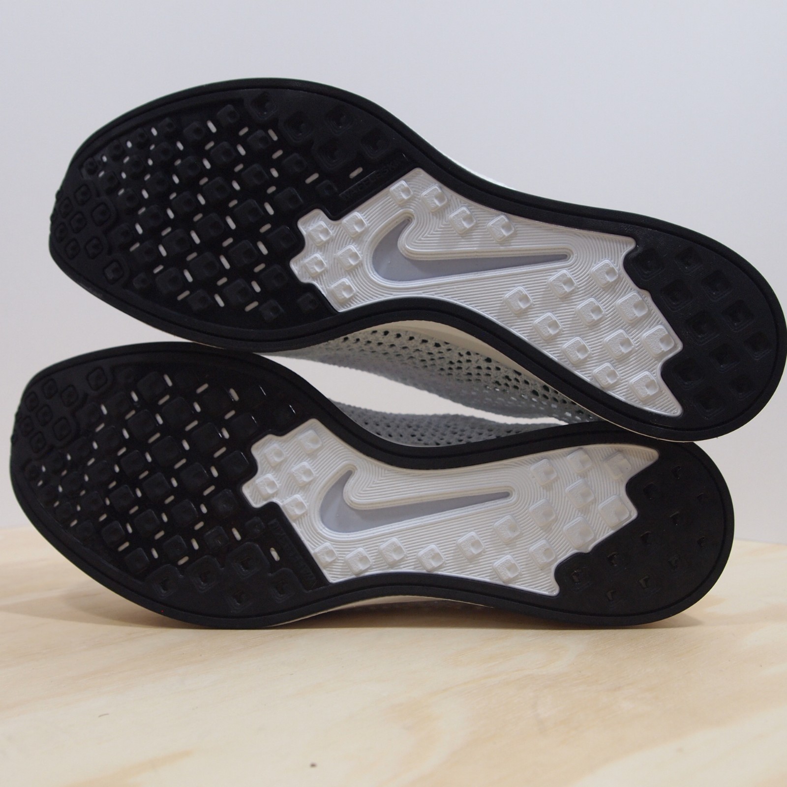 Nike Flyknit Racer Racer Racer Men's Size 6.5 Goddess Triple White 526628-100 cd2c40 Nike Flyknit Racer Racer Racer Men's Size 6.5 Goddess Triple White 526628-100 cd2c40