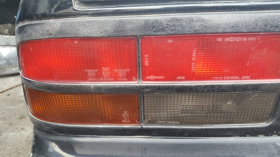 Lanterna traseira esquerda driver conversível 1988 Mazda RX-7 FABRICANTE DE EQUIPAMENTO ORIGINAL - Imagem 3 de 3