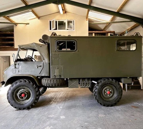 Mercedes unimog 404 radio box - Picture 1 of 9