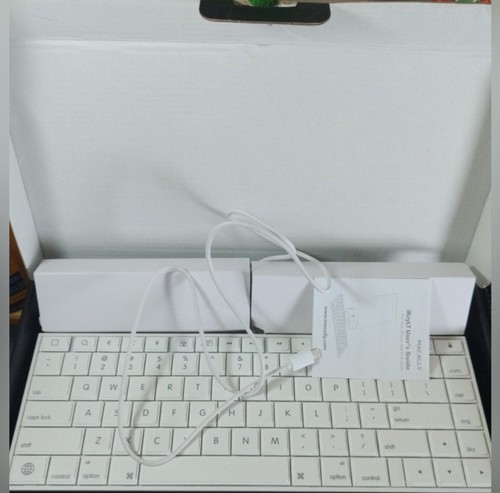 Macally Fullsize Keyboard iPad, iPhone, and iPod Touch W/Stand Lightning Cable - Picture 3 of 5