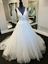 Madison James Wedding Dress Size 6  Lace V-Neck Tulle Ball Gown Bridal Gown