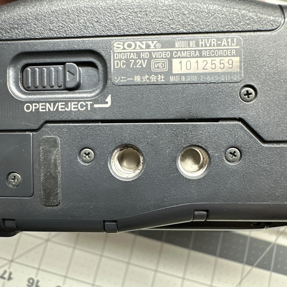 Sony HVR-A1J DVCAM Camcorder with ECM-NV1 Mic XLR Inputs ZEISS Nightshot W/ Hood - Image 4 of 4