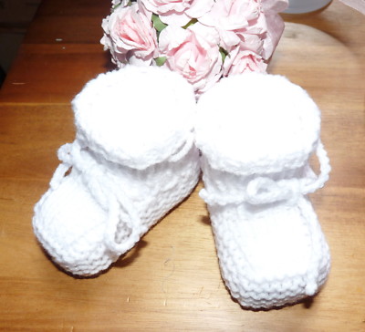 Erstlingsschuhe Babysocken Frühchen Reborn gestrickt NEU !   7 cm     weiß