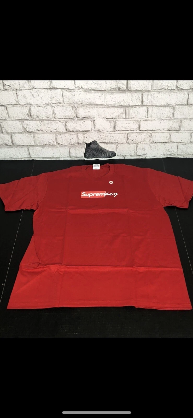 T shirt rouge Supreme x Sole Supremacy Box logo M moyen flambant neuf