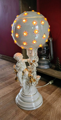 Vintage HOLLYWOOD REGENCY Porcelain Ceramic Cherub Sunburst Orb Globe Lamp Works