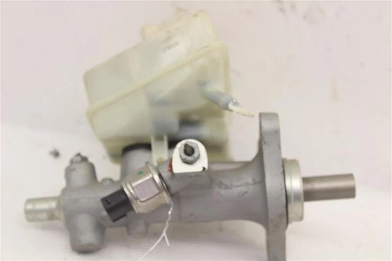 Used Brake Master Cylinder fits: 2003 Mercedes-benz Mercedes c-class 203 Type C2 Foto 2 de 4