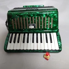 YAMAHA A25B Accordion Green Good condition from japan Free shipping