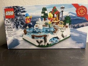 ❄️LEGO 40416 ICE SKATING RING LIMITED ED. w/ 2 EXCLUSIVE MINIFIGURES -NISB