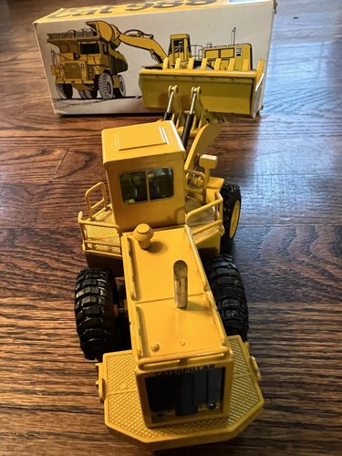 NZG 1:50 CAT 988B Radlader #167 Die Cast Construction Caterpillar Germany Preown - Picture 7 of 16