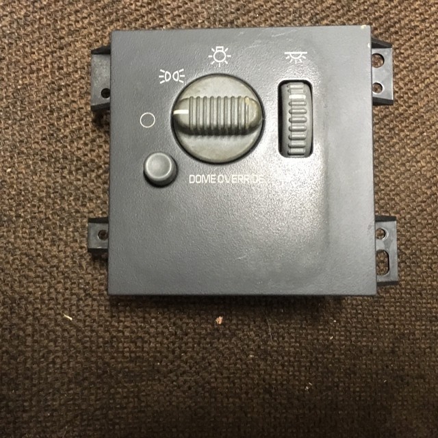 9805 CHEVY S10 PICKUP TRUCK BLAZER GMC JIMMY HEADLIGHT HEADLAMP SWITCH