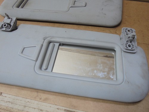 KIA CEED 2011 PAIR OF SUN VISORS WITH 2 MIRRORS AND CLIPS - Picture 11 of 12