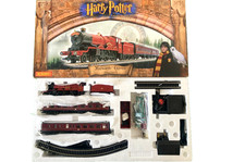 HORNBY OO R1025 HARRY POTTER & PHILOSOPHERS STONE HOGWARTS EXPRESS - MIB LTD USE