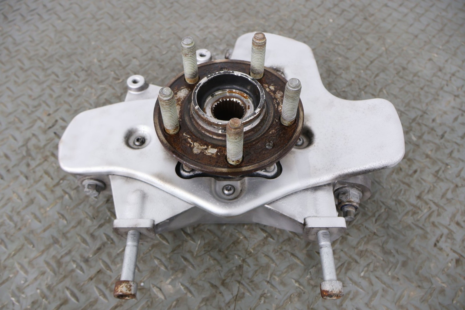 2009 Aston Martin V8 Vantage Rear Left LH Spindle Knuckle W/ Hub (61K Miles)