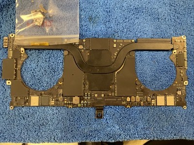 Apple 820-00928-A Logic Board For MacBook Pro/  W/bottom Cover For Parts/ Locked