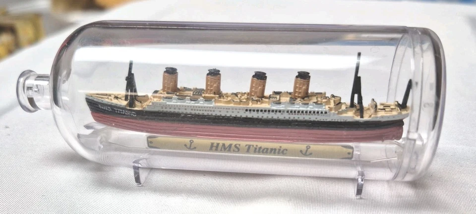 Micro Machines Galoob 1991 Ship In A Bottle HMS Titanic Ocean Liner - Image 2 of 4