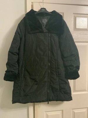Regatta Great Outdoors slight padding Waterproof Jacket size 18 black worn once