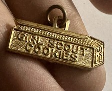 Vintage 1963 Girl Scout Cookies Scouts Award Pendant/Charm RARE