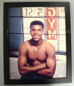 Muhammad Ali Cassius Clay Signed 16x20 Photograph Autograph Signture JSA Framed