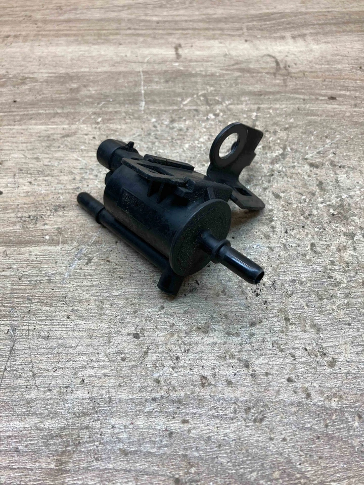 1997278 Saab 93 Vacuum pump Solenoid Control Valve Used Delphi - Image 2 of 4