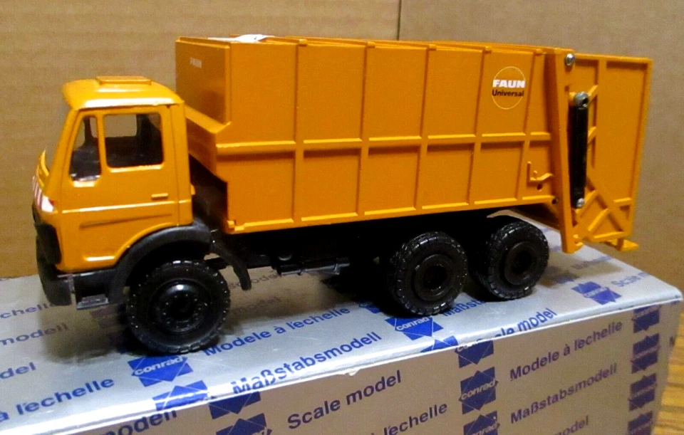 Rare Conrad 3049 Faun Universal Garbage Trash Mercedes Truck Toy 1/50 Rear Load - Image 3 of 4