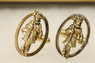Vintage Mens Jewelry Shields Beefeater Guard England Gold Tone Metal Cuff Links