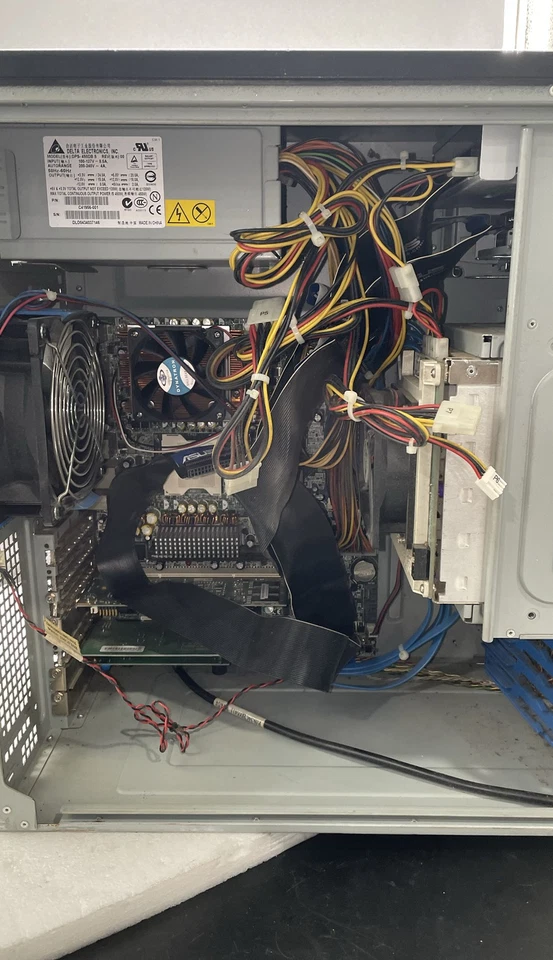 Intel SC5250-E Server Tower System Unit No Hard Drive For Parts/Repair - Image 4 of 4