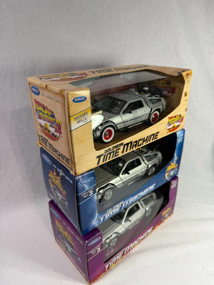 Juego de 3 coches de metal fundido a presión Back to the Future I II III Delorean 1:24 nuevo en caja Foto 2 de 4