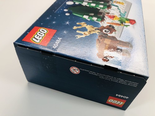 LEGO Seasonal: Santa's Front Yard (40484) New in Sealed Box - Picture 6 of 7