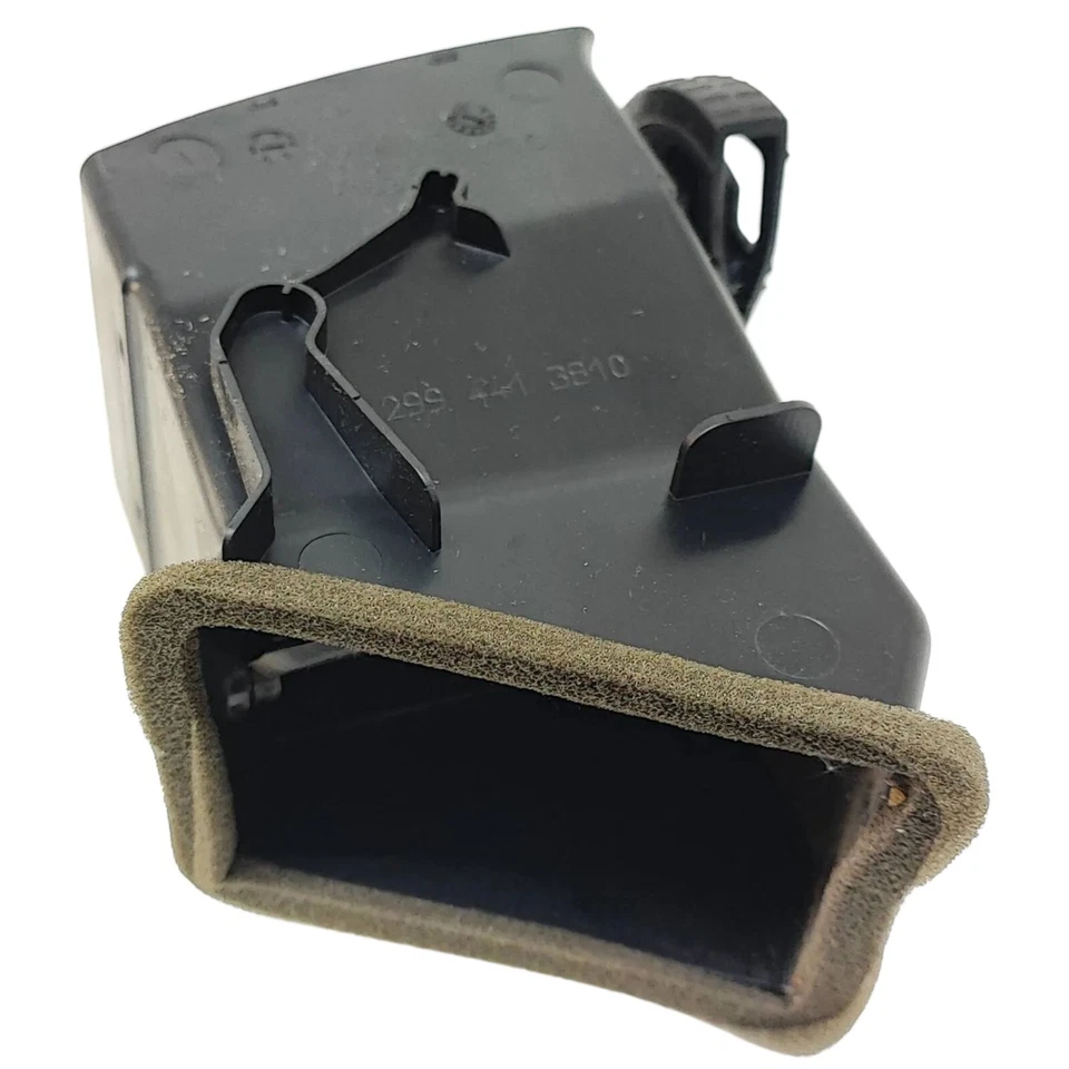 7H0815705C Dash Center Air Vent Grill Volkswagen Transporter - Caravelle T5 2008 - Image 3 of 4