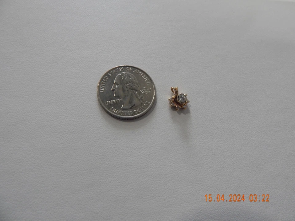 Pingente cluster de diamante ouro amarelo 10k - Imagem 3 de 4