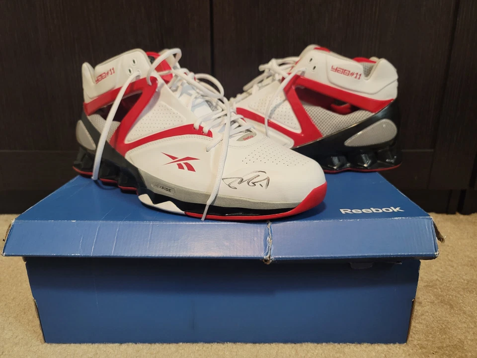 Zapatos de juego de la NBA Yao Ming autografiados firmados Houston Rockets Reebok Beckett certificado de autenticidad Foto 2 de 4