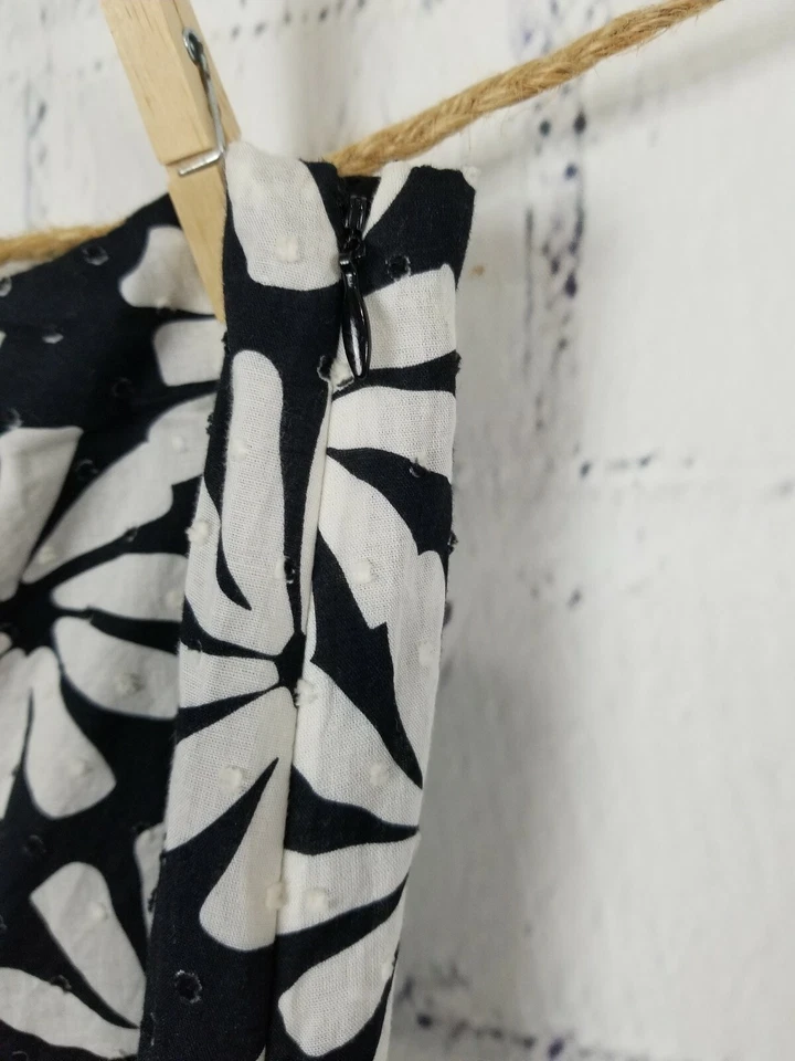 Юбка New York & Co черно-белая Swiss Dot с цветочным узором расклешенная размер 12 с подкладкой хлопок  - Изображение 3 из 4