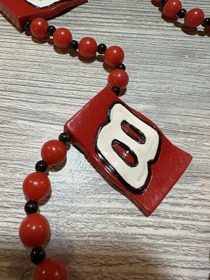 Collar de cuentas rojas y negras vintage NASCAR #8 Dale Earnhardt Jr 22 1/2" usado Foto 3 de 4