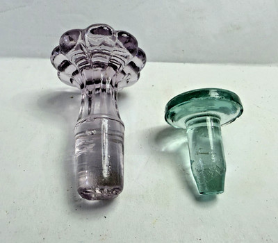 Vintage Lot 2  Glass Bottle Stoppers Yellow Amber Deco/Small Green