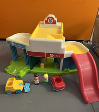 ELC Happyland Garage with carwash and shop
