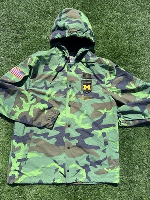 Men s Medium Michigan Wolverines Jordan Brand Salute to Service | Camo Jacket