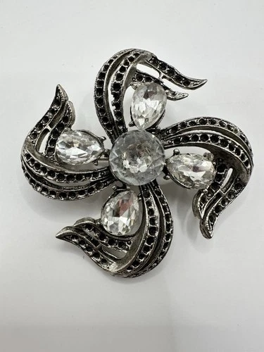 Vintage Weiss Signed Costume Jewelry Brooch Pin Silver Tone
