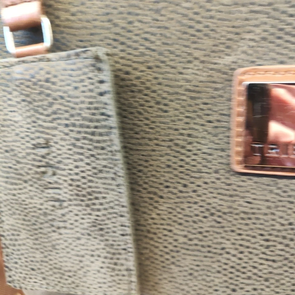 Tripp Olive Green Cabin Flight Bag Overnight Vanity bag Hand Luggage Makeup Bag - Image 2 of 4