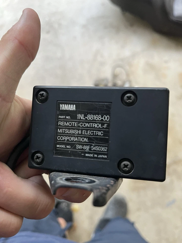 Controle remoto Yamaha Venture Royale 1986-1993 XVZ1300 F 1NL-88168-00 - Imagem 3 de 4