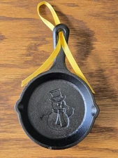 Lodge Cast Iron Skillet Christmas Ornament  - 2021 Snowman