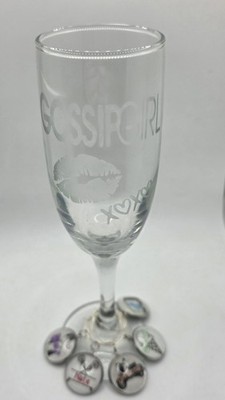 Gossip Girl Champagne Glass With Wine Charms